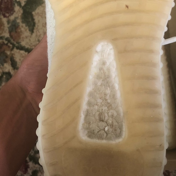 Yeezy 350 Boost V2 Cream - Picture 2 of 6